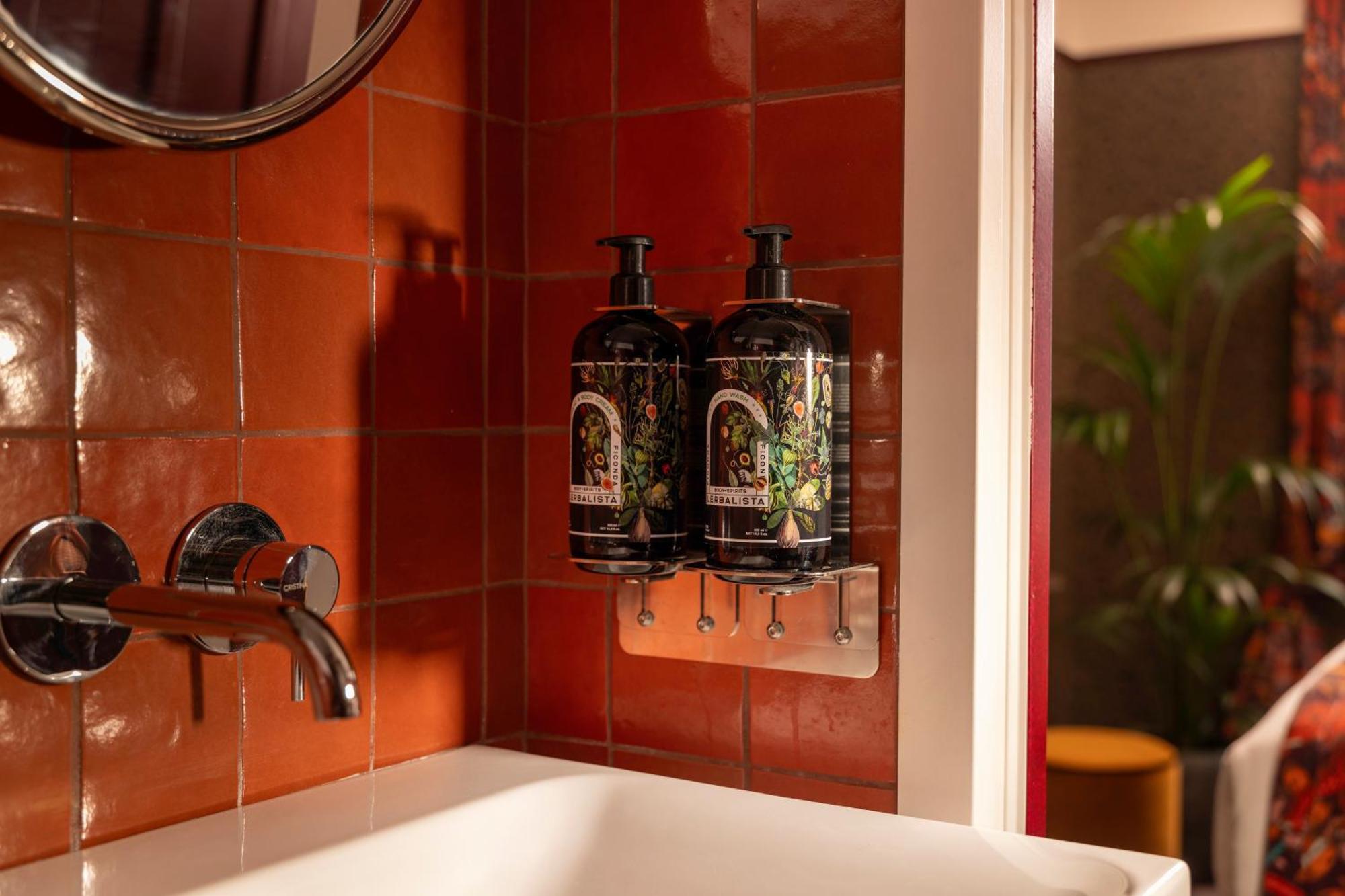 Hotel Ginette A La Folie & 4*