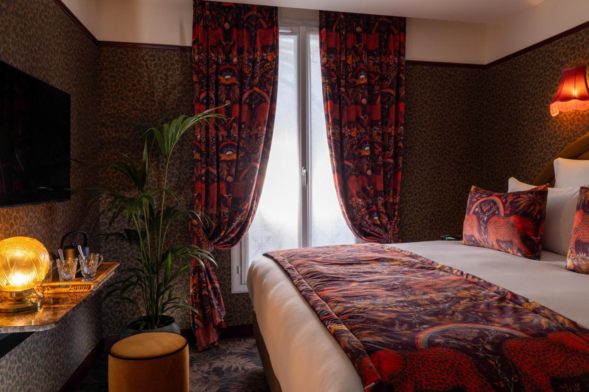 Ginette A La Folie & 4* Paris