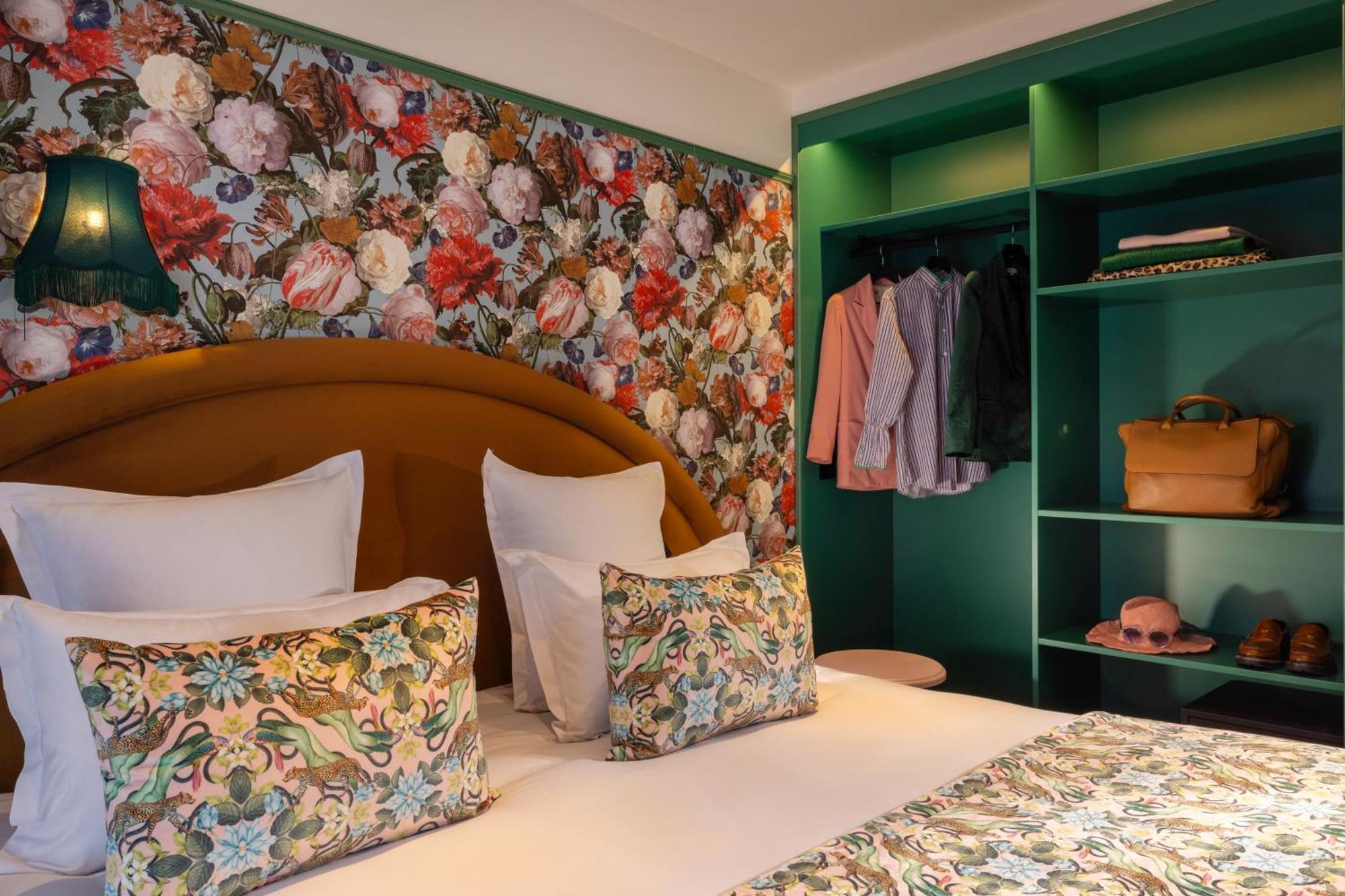 Ginette A La Folie &